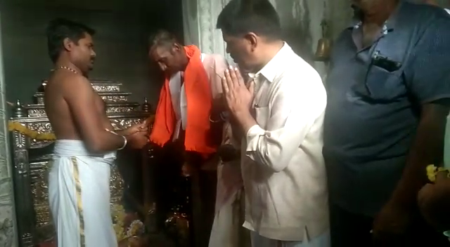 4 families revert to Hinduism in Ghar Wapsi hosadurga gulihatti shekar 2