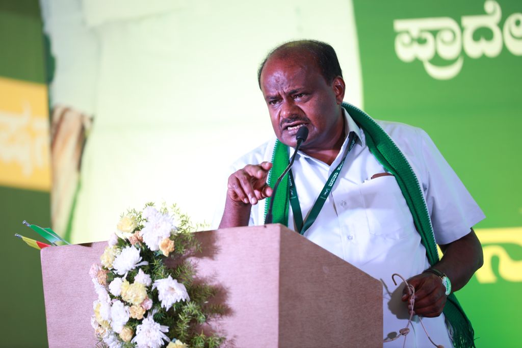 HD Kumaraswamy at Bidadi Farm House