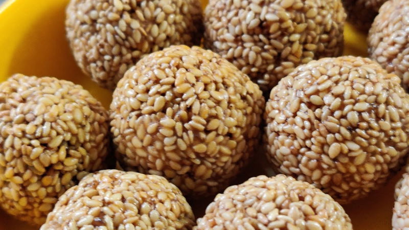 Sesame laddu 1 1