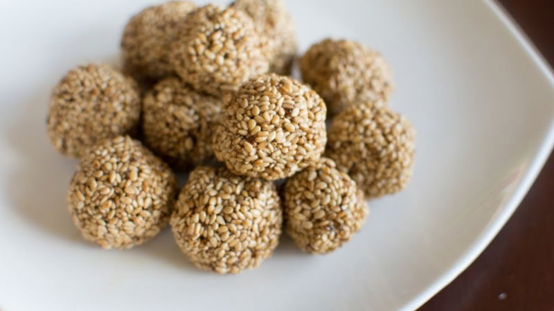 Sesame laddu