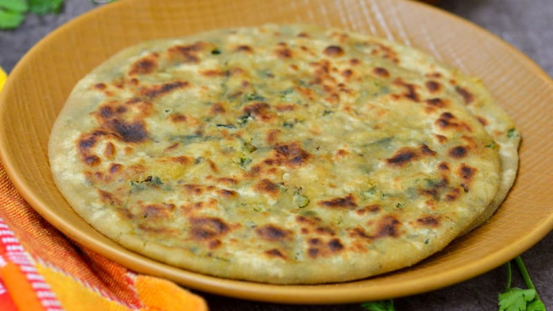radish paratha 1