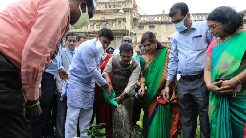 K Sudhakar 1