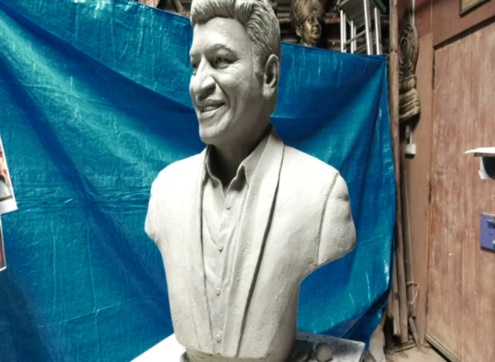 PUNEETH STATUE 2