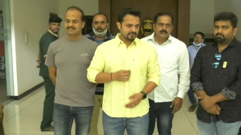 Vijay Raghavendra 1