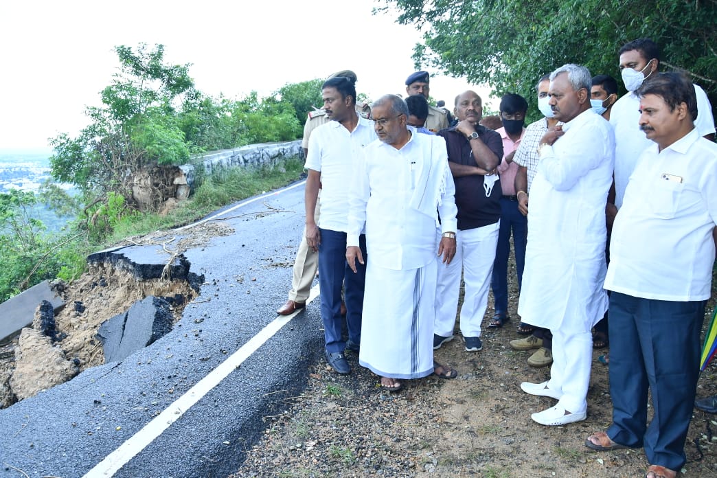 chamundi hill landslide