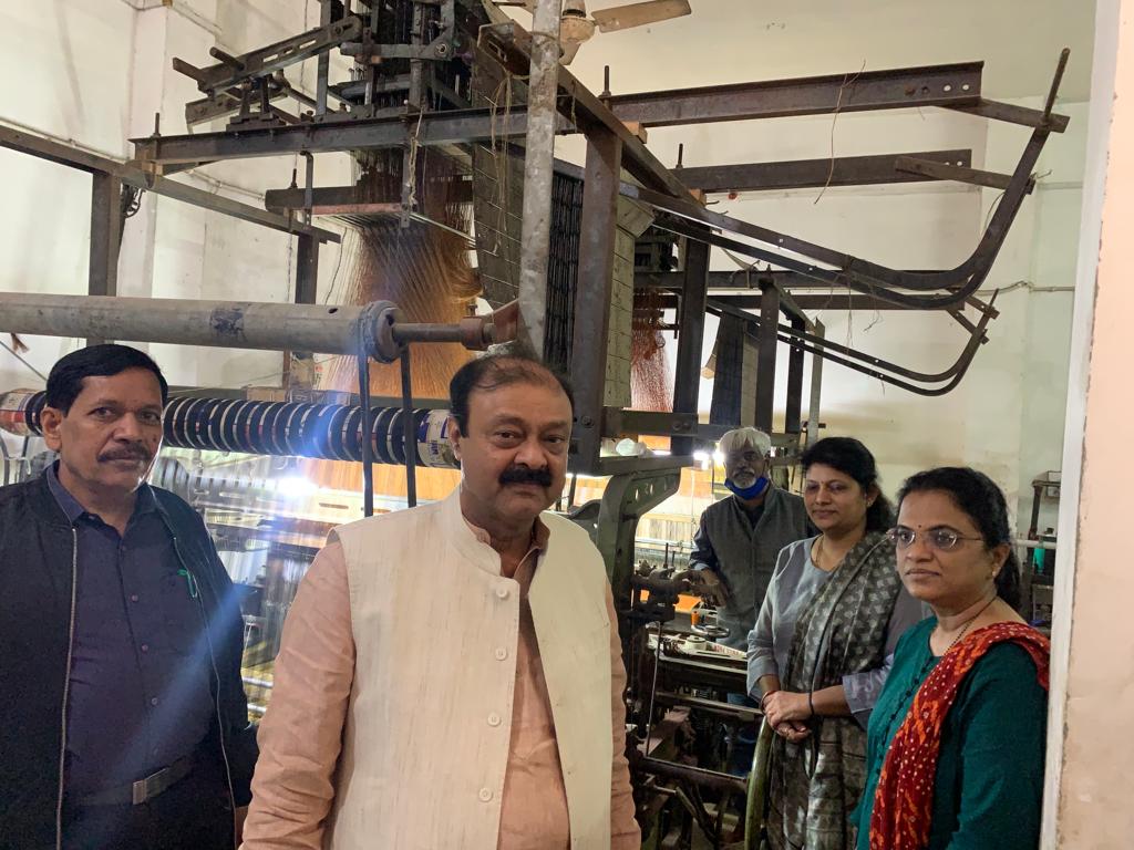 end of December Karnataka silk market will launch in Varanasi uttar pradesh Narayana Gowda 1