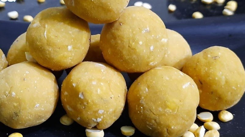 Gram flour laddu 1