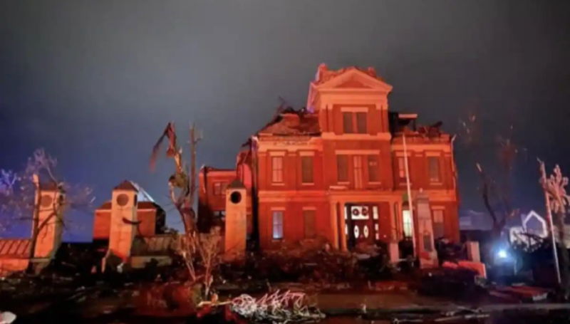 tornado swirling 2
