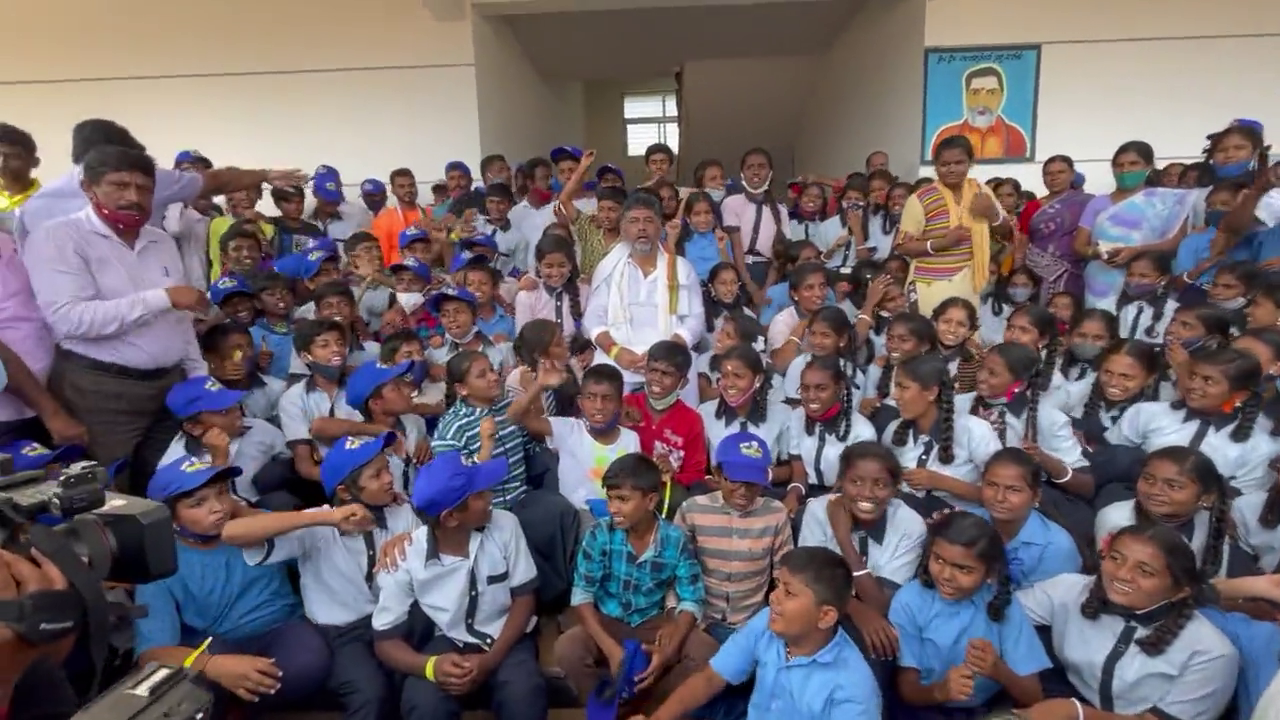 Mekedatu Project NCPCR takes cognizance of DK Shivakumar flouting COVID norms at event with children 2