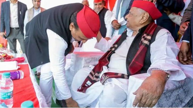 Akhilesh Yadav 1 1