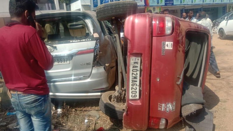 Chikkamagaluru maruti zen car Innova car 2