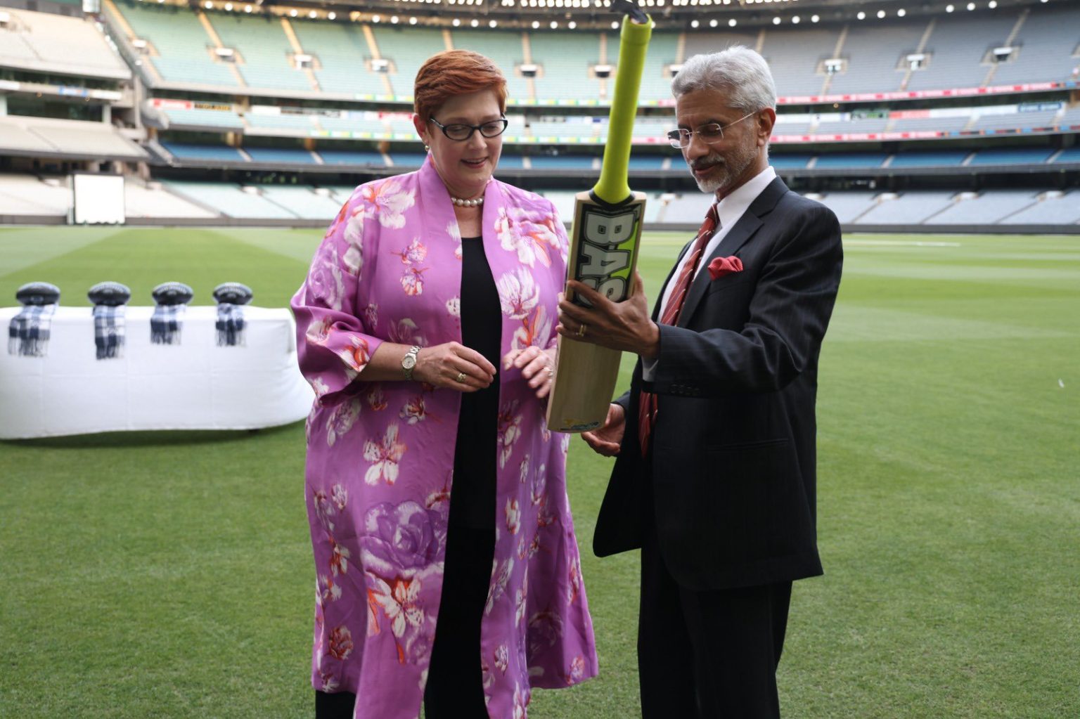Jaishankar bat gift