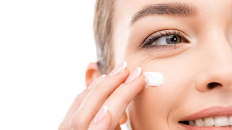 MAKEUP FOUNDATION