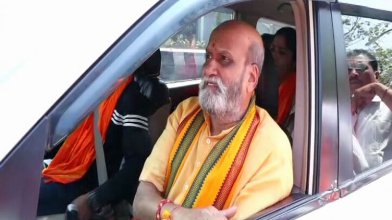 Pramod Muthalik CM Basavaraj Bommai 1