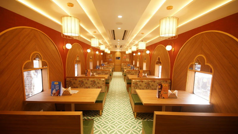 Restaurant on wheels 1