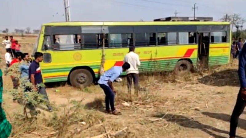 bike and bus chikkodi 1