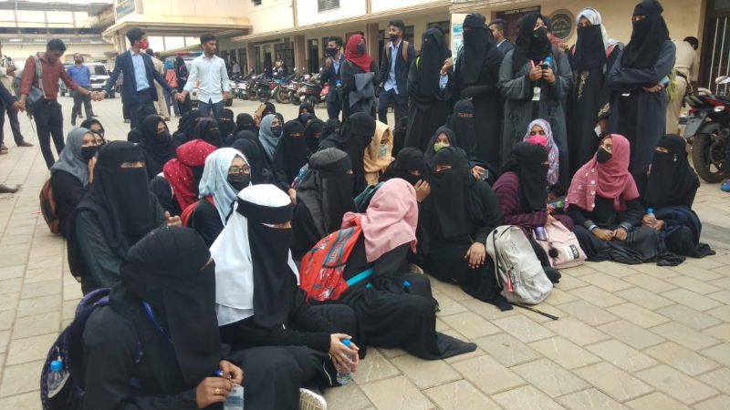 hijab mes college