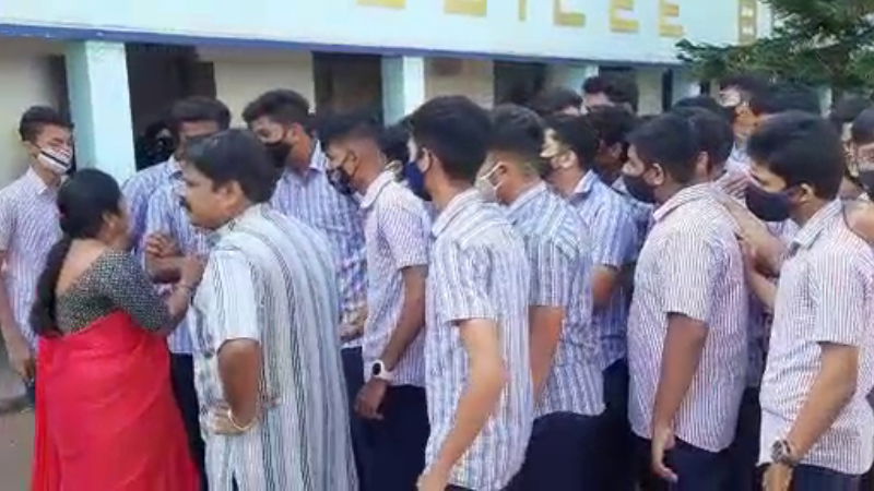 hijab udupi college
