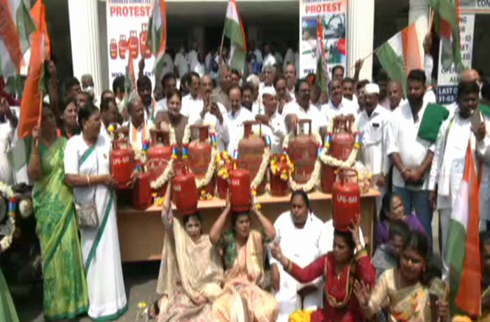 CONGRESS PROTEST 2