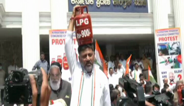 CONGRESS PROTEST 4