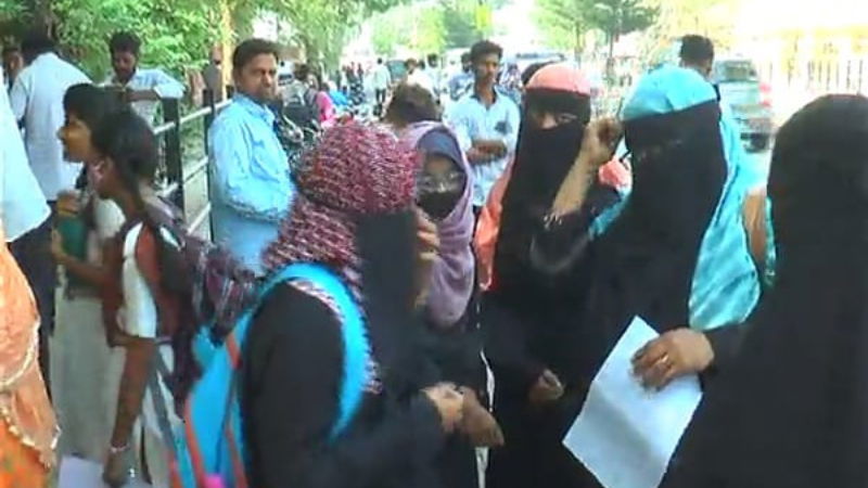 HIJAB RAICHURU