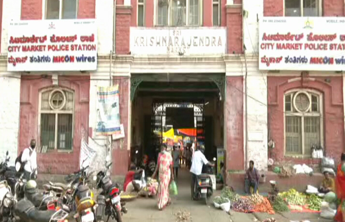 MARKET 1
