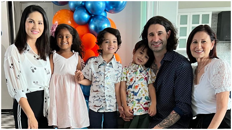 Sunny Leone Adoption Bollywood 1