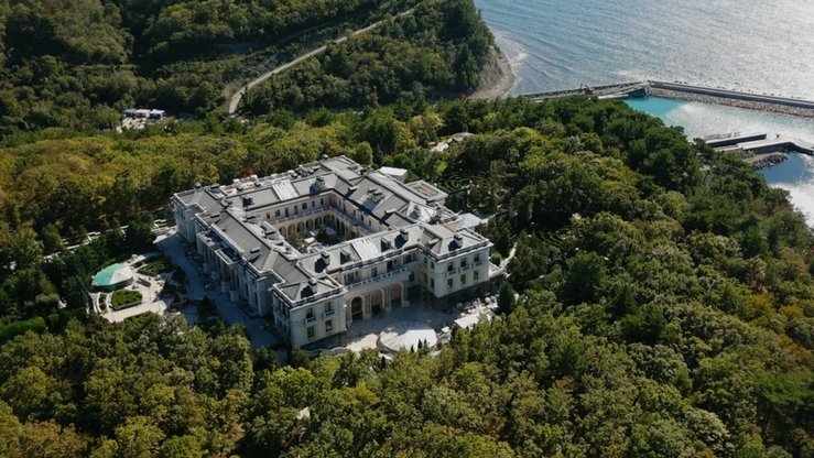 putins black see Mansion