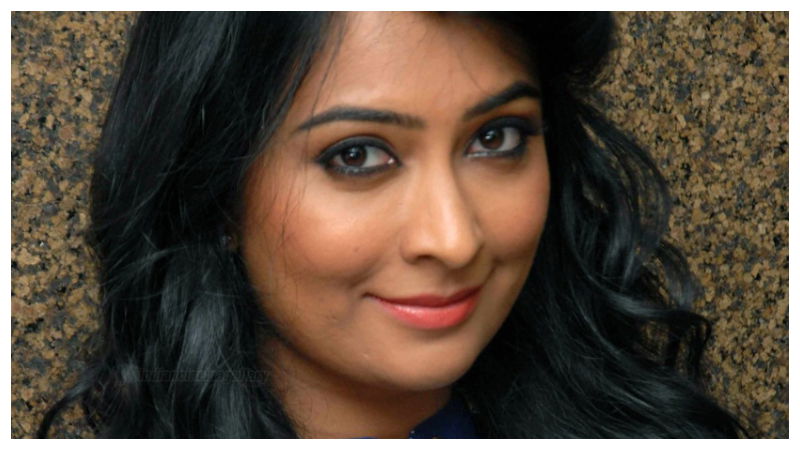 radhika pandit 6