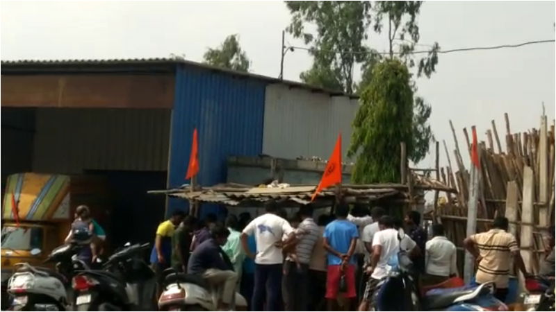Jhatka Cut Mutton Store saffron flag Bengaluru 3