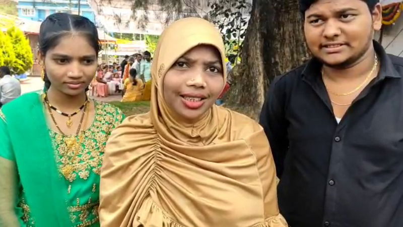 MDK MUSLIM GIRL 1