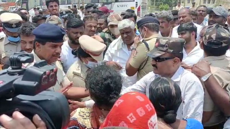Preetam Gowda, Hassan, JDS, BJP, Revanna, (3)