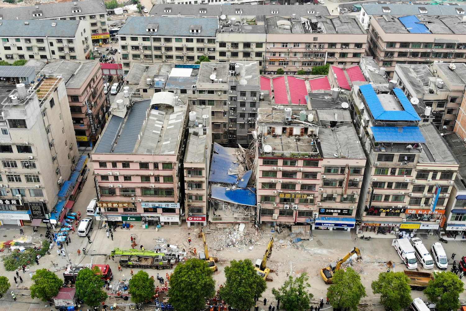 China building collapse 1