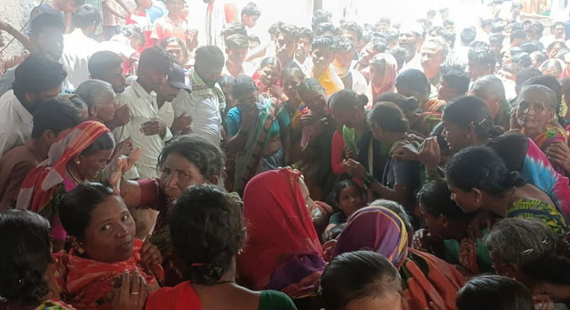 Electric Shock Koppal Mother Children 3