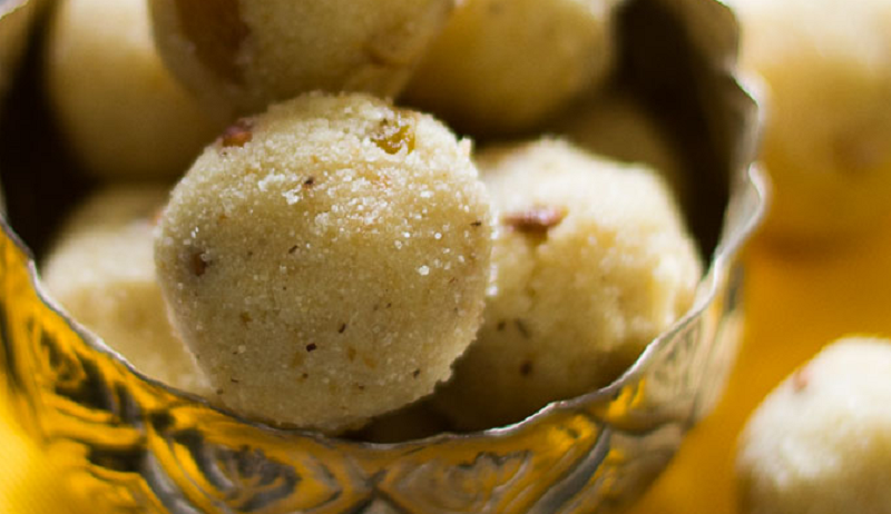 rava ladoo 3