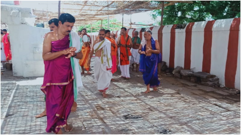 Brindavan Yati Devotees Vijayanagara Koppal 5