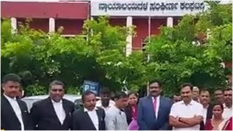 Elderly couple court Hubli divorce 1