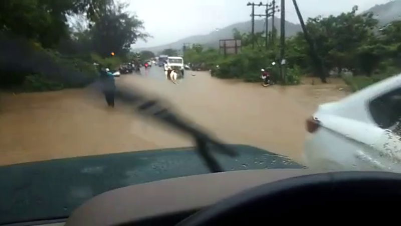 Karwara rain kumta traffic jam 3