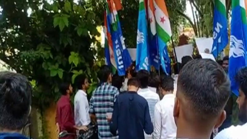 Textbook row Congress NSUI members try to create ruckus at Karnataka Minister BC Nageshs house 2