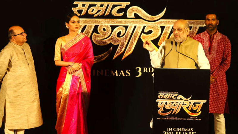 amit shah with akshyakumar 3