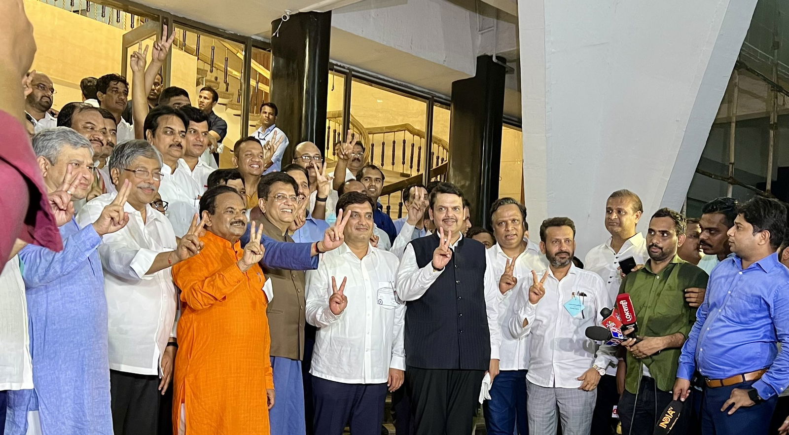piyush goyal devendra fadnavis 2 1