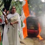 Congress protesters set a car on fire in Bengaluru 1