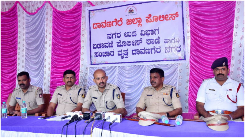 Davangere traffic police violation of rules collection of fines 1
