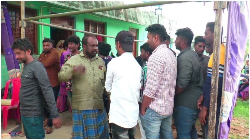 Housewife Chikkaballapur Youth Blackmail Child Marriage Social Media 3
