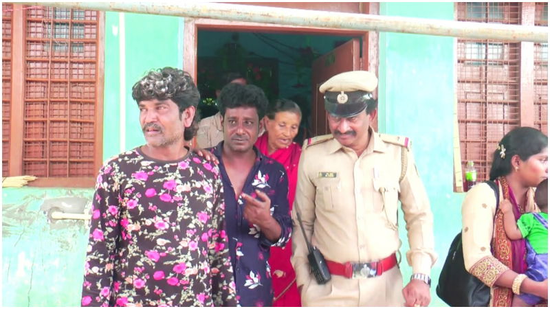 Housewife Chikkaballapur Youth Blackmail Child Marriage Social Media 4