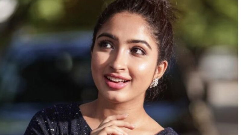 saanya iyer 5