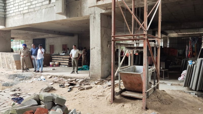 Ahmedabad building lift collapses 2