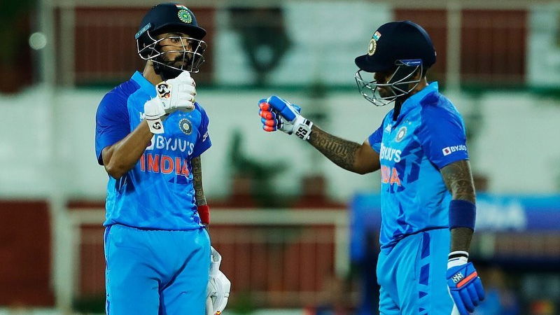 KL RAHUL AND SURYAKUMAR YADAV