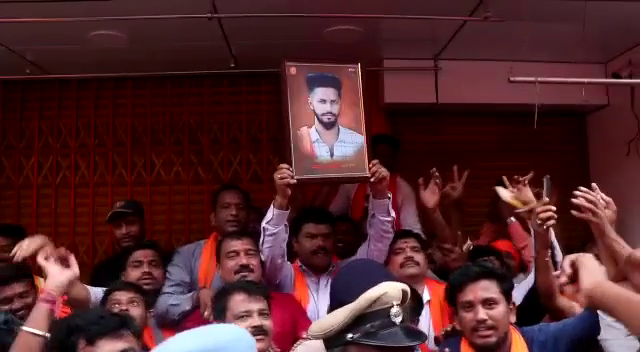 Praveen Nettaru picture Ganesha procession in Shivamogga