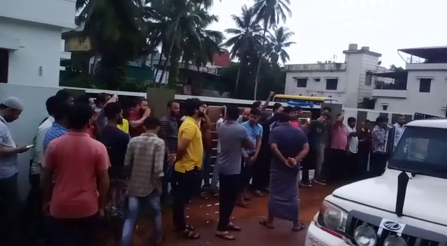 RIYAZ NIA PROTEST 3